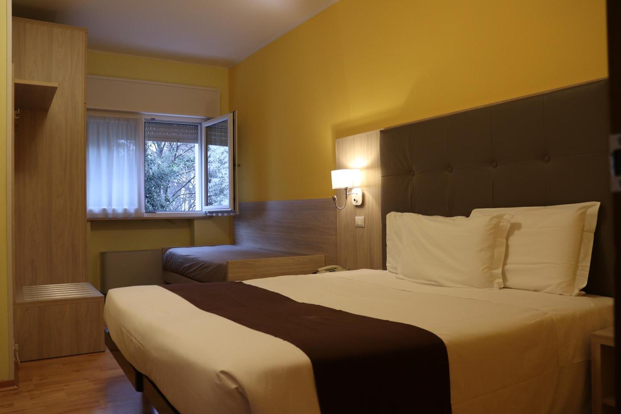 Hotel Montereale Pordenone Ngoại thất bức ảnh